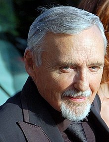 How tall is Dennis Hopper?